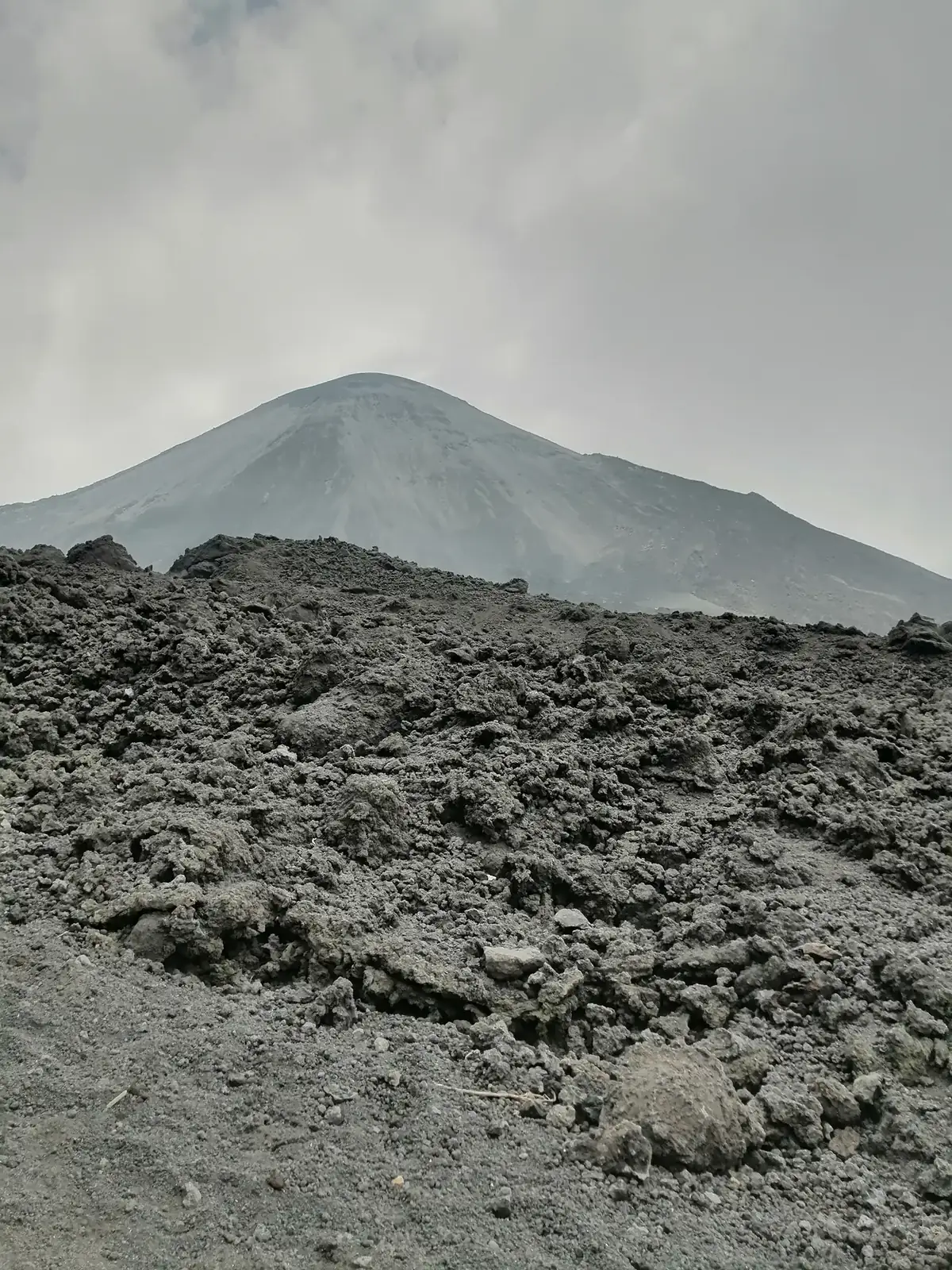El cono del volcán